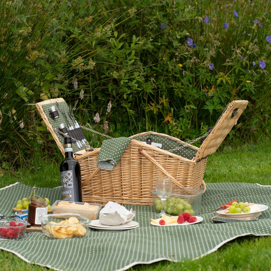 Deluxe Wicker Green Polka Dot Lining 4 Person Picnic Basket